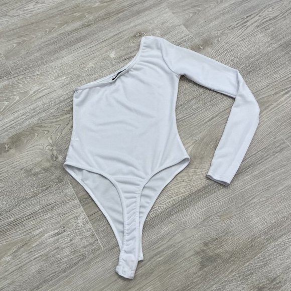 PrettyLittleThing white bodysuit - Picture 2 of 2